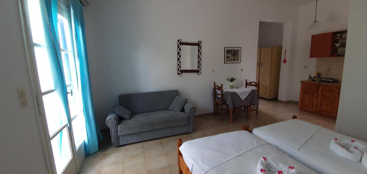 Jenny Apartments Karlovassi Bagian luar foto