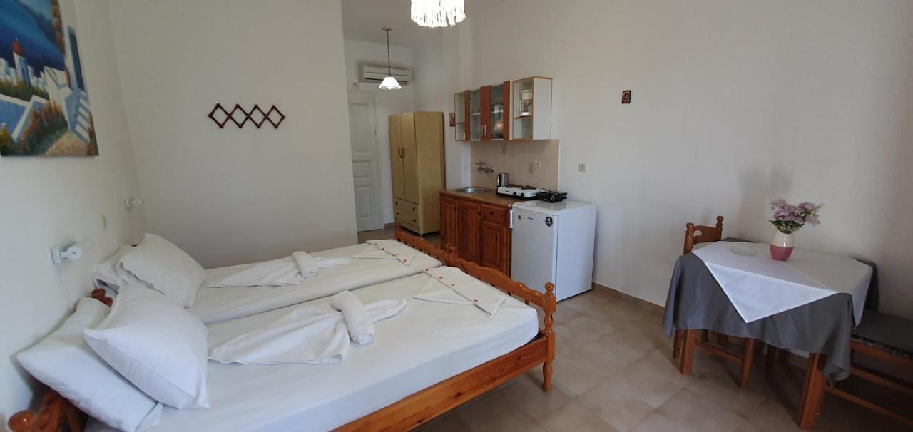 Jenny Apartments Karlovassi Bagian luar foto