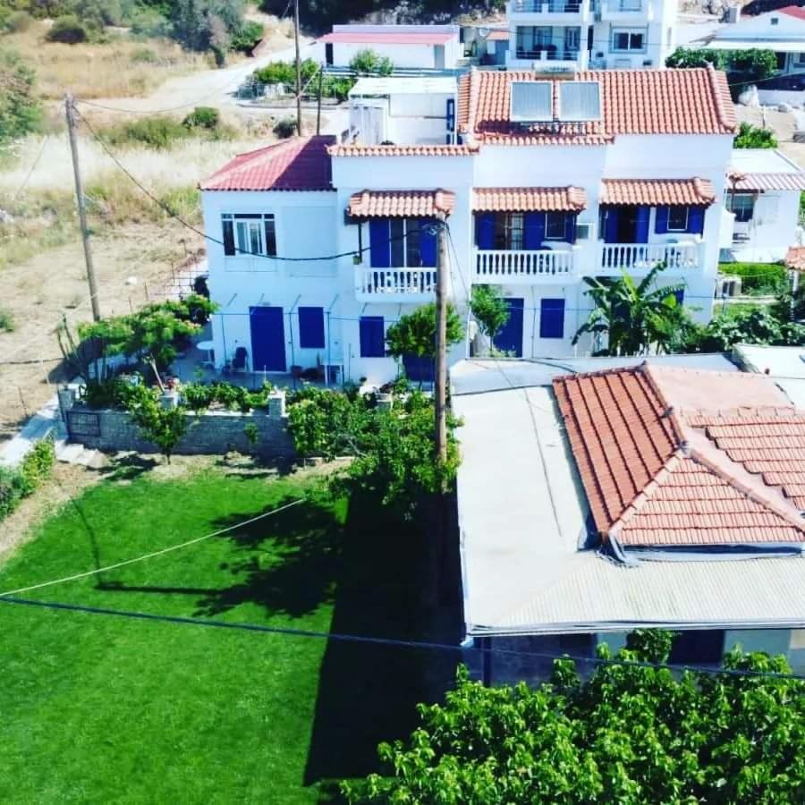 Jenny Apartments Karlovassi Bagian luar foto